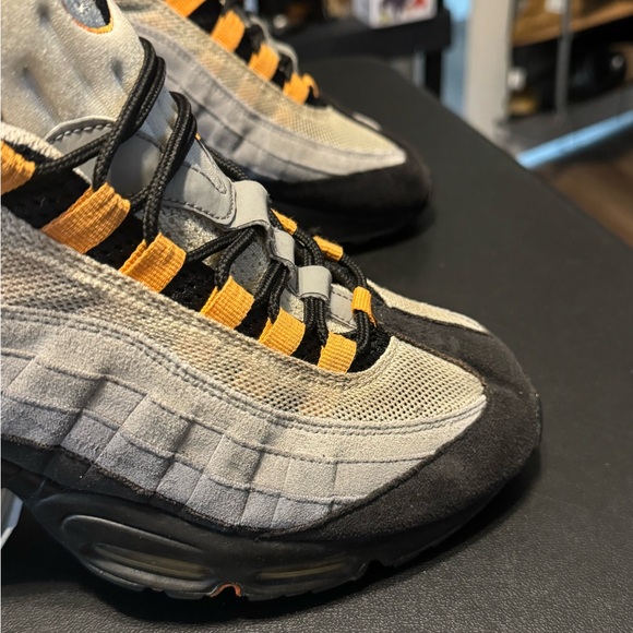 Nike Air Max 95 Mandarin 2011 609048-103 Men’s 13 - Picture 9 of 15